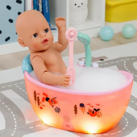 Лялька BABY BORN серії "Click and Play" – ДЖОНАС 43 см, з аксес. Лялька BABY BORN серії "Click and Play" – ДЖОНАС 43 см, з аксес.