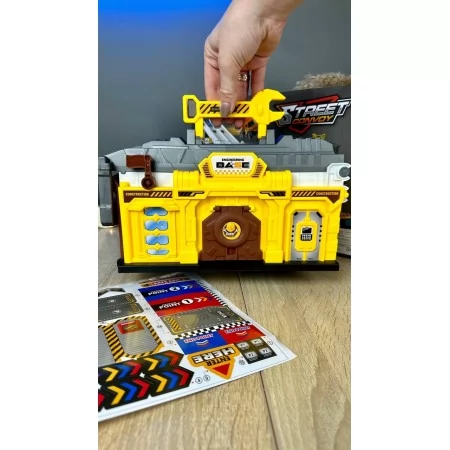 Гараж BabyToys MH 196 пластиковий для хлопчика