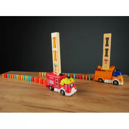 Инерционная машинка для доминокостей BabyToys 367-1 с управлением Инерционная машинка для доминокостей BabyToys 367-1 с управлением