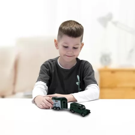 Ігровий набір - LAND ROVER з причіпом і фігурками коней 