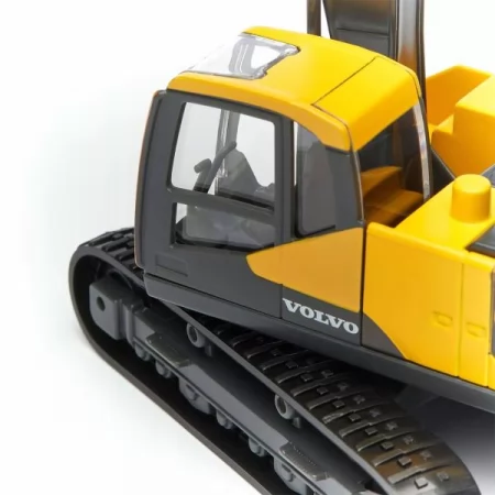 Модель Bburago Construction Экскаватор Volvo Ec220E 1: 50 18-32086 Модель Bburago Construction Экскаватор Volvo Ec220E 1: 50 18-32086