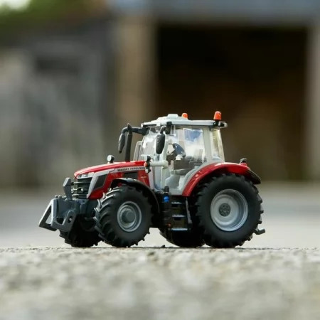 Модель Britains Трактор Massey Ferguson 6S.180, 1: 32
