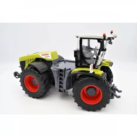 Модель Britains Трактор Xerion 5000 1: 32 Модель Britains Трактор Xerion 5000 1: 32