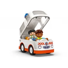 Конструктор LEGO DUPLO Town Скорая помощь и водитель, 19 деталей 10447