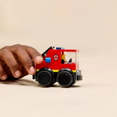 Конструктор LEGO City Автомобили — Пожарная машина 67 Деталей