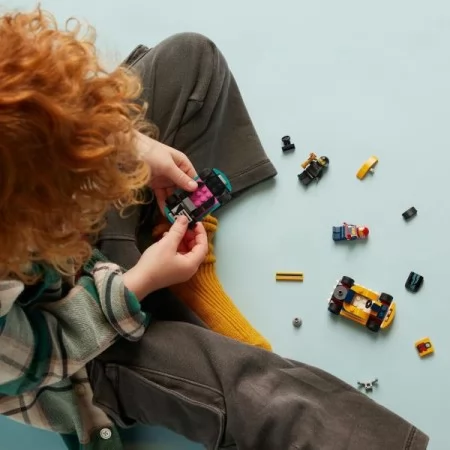 Конструктор LEGO City Картинг и гонщики 99 деталей