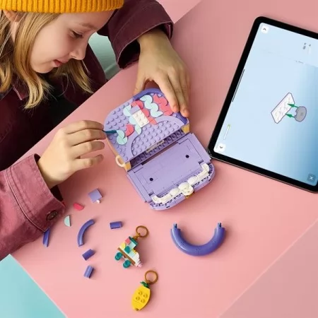 Конструктор LEGO® Creator 3 в 1 Стильна мистецька сумка з місцем для зберігання, 272 деталі Конструктор LEGO® Creator 3 в 1 Стильна мистецька сумка з місцем для зберігання, 272 деталі