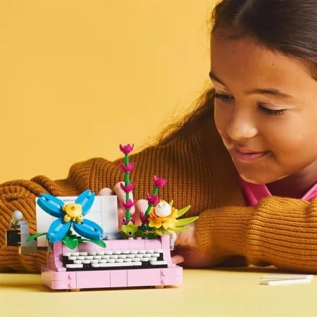 Конструктор LEGO Creator Печатная машинка с цветами 363 детали
