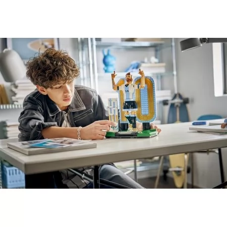 Конструктор LEGO® Editions Лионель Месси — легенда футбола, 958 деталей Конструктор LEGO® Editions Лионель Месси — легенда футбола, 958 деталей
