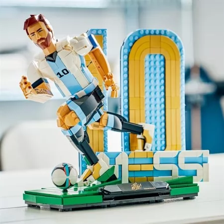 Конструктор LEGO® Editions Лионель Месси — легенда футбола, 958 деталей Конструктор LEGO® Editions Лионель Месси — легенда футбола, 958 деталей