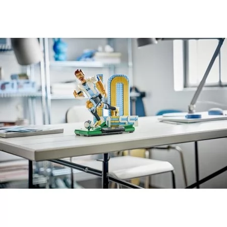 Конструктор LEGO® Editions Лионель Месси — легенда футбола, 958 деталей Конструктор LEGO® Editions Лионель Месси — легенда футбола, 958 деталей