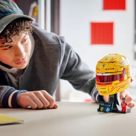 Конструктор LEGO® Editions Шлем Льюиса Хэмилтона c команды Scuderia Ferrari HP, 884 деталей