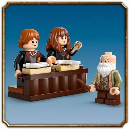 Конструктор LEGO Harry Potter Замок Гоґвортс: урок чарів 204 деталі Конструктор LEGO Harry Potter Замок Гоґвортс: урок чарів 204 деталі