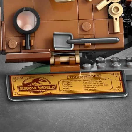 Конструктор LEGO® Jurassic World Окаменелости динозавров: череп трицератопса, 468 деталей Конструктор LEGO® Jurassic World Окаменелости динозавров: череп трицератопса, 468 деталей
