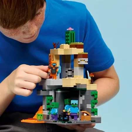 Конструктор LEGO Minecraft Підземелля зомбі 284 Деталі Конструктор LEGO Minecraft Підземелля зомбі 284 Деталі