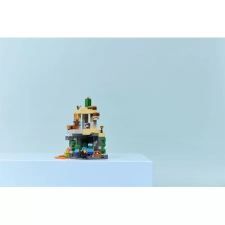 Конструктор LEGO Minecraft Підземелля зомбі 284 Деталі Конструктор LEGO Minecraft Підземелля зомбі 284 Деталі