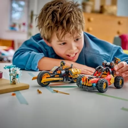 Конструктор LEGO® NINJAGO® Комбіновані транспортні засоби Кая та Коула Іграшка, 394 деталі Конструктор LEGO® NINJAGO® Комбіновані транспортні засоби Кая та Коула Іграшка, 394 деталі