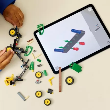 Конструктор LEGO Technic Колісний комбайн John Deere 1470H 117 Деталей