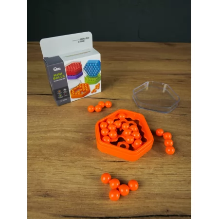 Логічна гра BabyToys M 8 I для дітей від 2 років Логічна гра BabyToys M 8 I для дітей від 2 років