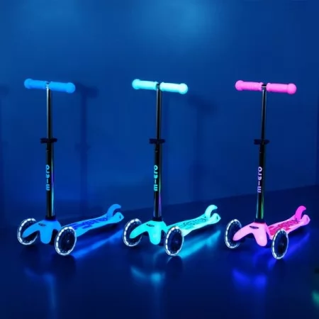 Триколісний самокат Micro Mini Deluxe Glow LED світний рожевий MMD217