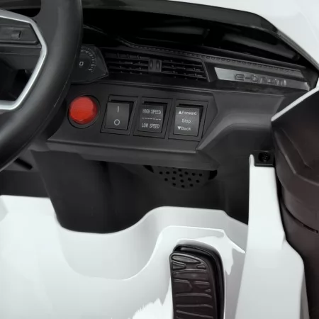 Детский электромобиль Джип Audi Q8 e-tron Sportback Bambi M 4806EBLR-1 белый, 2 мотора по 30W, EVA, кожа, MP3, USB, Bluetooth