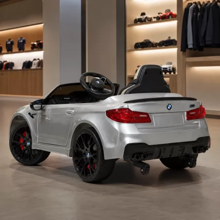 Дитячий електромобіль BMW M5 Bambi M 4791EBLRS-11 сірий, автофарбування, 2 мотори по 35W, EVA, шкіра, MP3, USB, Bluetooth Дитячий електромобіль BMW M5 Bambi M 4791EBLRS-11 сірий, автофарбування, 2 мотори по 35W, EVA, шкіра, MP3, USB, Bluetooth