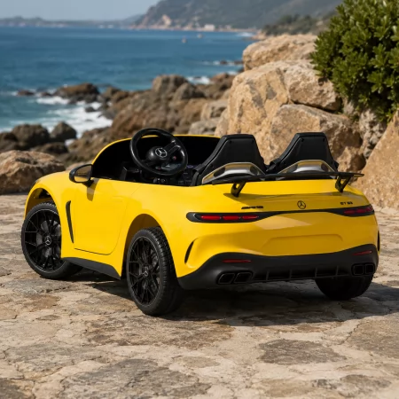 Дитячий електромобіль Mercedes-AMG GT R Roadster M 6313EBLR-6, двомісний, 4 мотори по 200W, EVA, екошкіра, Bluetooth, жовтий