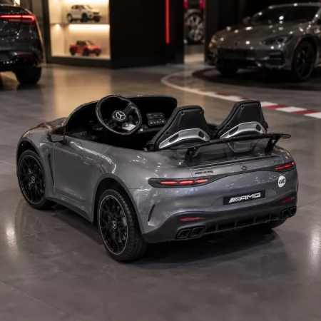 Детский электромобиль Mercedes-AMG GT R Roadster M 6315EBLRS-11 серый двухместный, 2 мотора по 320W, EVA, кожа, Bluetooth, MP3