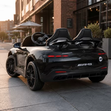 Двомісний дитячий електромобіль Mercedes-AMG GT R Roadster M 6313EBLRS-2 чорний, 4 мотори по 200W, EVA, екошкіра, MP3, Bluetooth