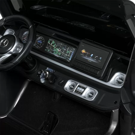 Детский электромобиль Джип M 5880 EBLRS-11 (24V) Mercedes Гелендваген, двухместный, серебристый Детский электромобиль Джип M 5880 EBLRS-11 (24V) Mercedes Гелендваген, двухместный, серебристый