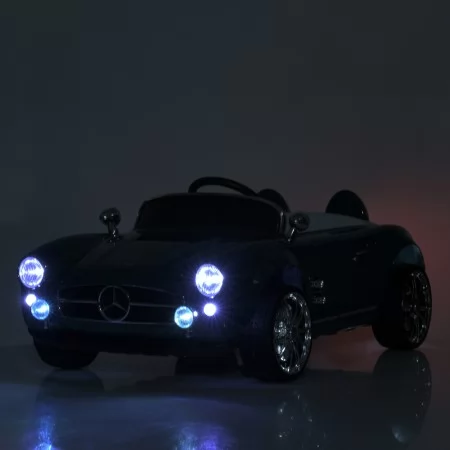 Машина M 6040EBLRS-5 2, 4G на радиоуправлении, 1*12V10AH, 4*35W, MP3, USB, TF, BLUETOOTH, EVA, шкіра, музыка, свет, фарб.зелений